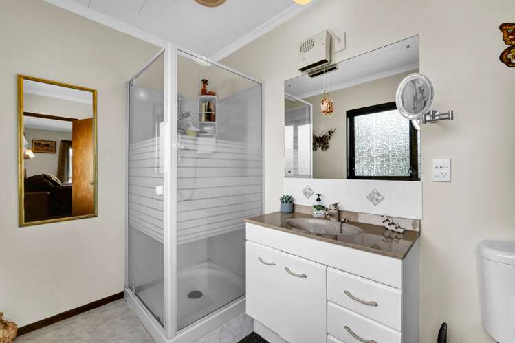 18 Onaero Beach Road Onaero_9