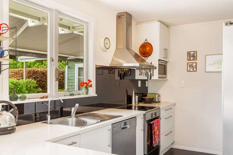 55 Graham Avenue Te Atatu Peninsula_11