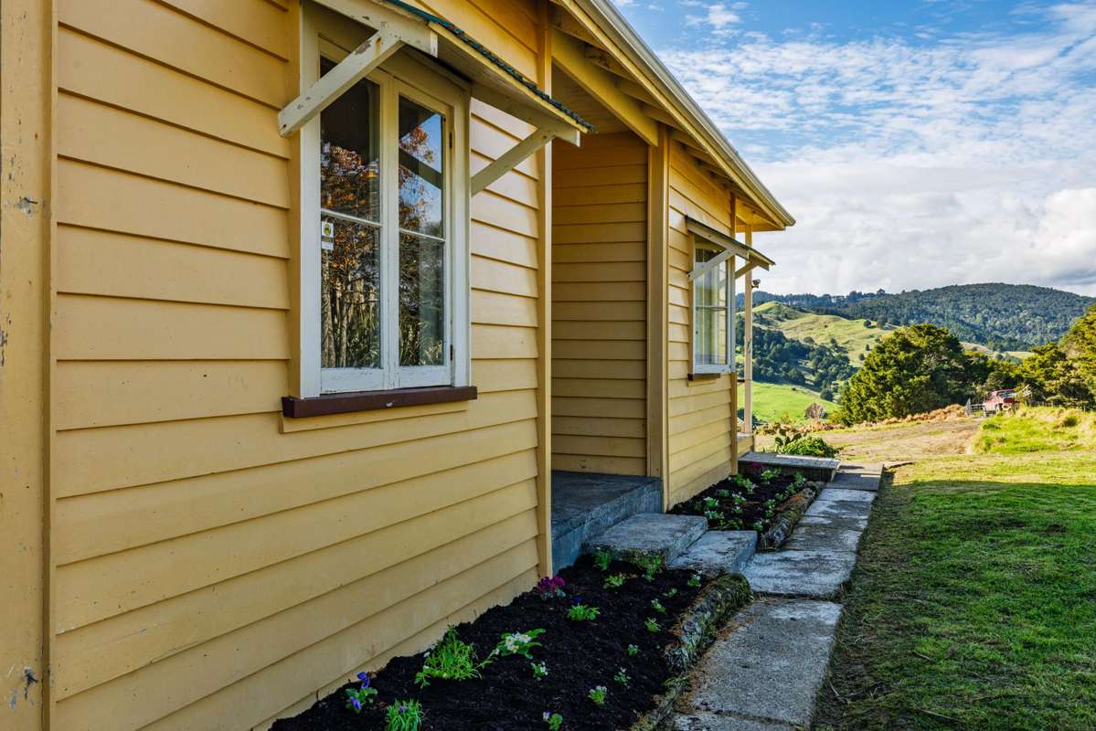 544 West Coast Road_1