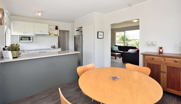 1/53 Seaview Road Castor Bay_7