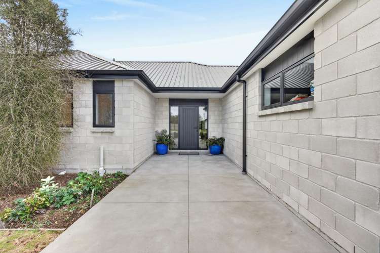 62 Graeme Foote Street Darfield_16
