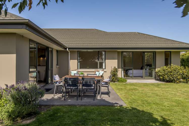 15 Harrys Way Redwood_18