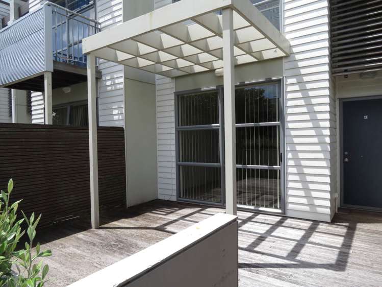 41 The Track Takanini_0