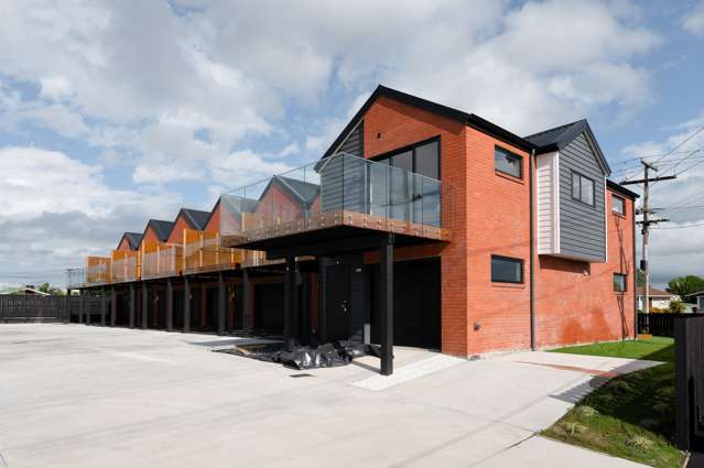 2/43 Prisk Street Melville_1