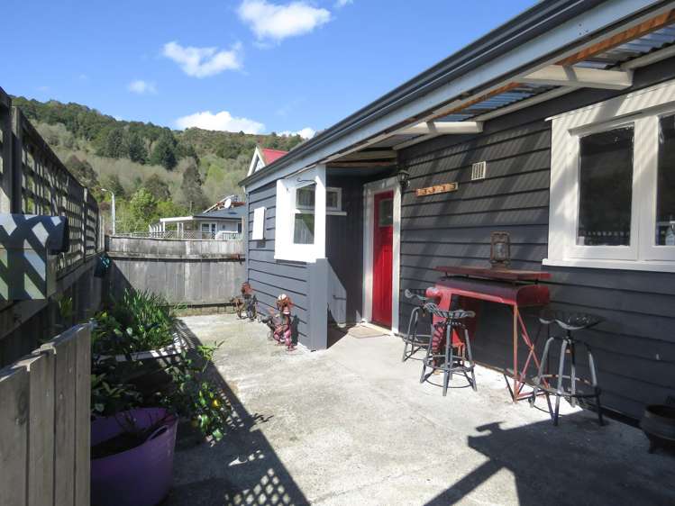 5 Herald Street Reefton_16