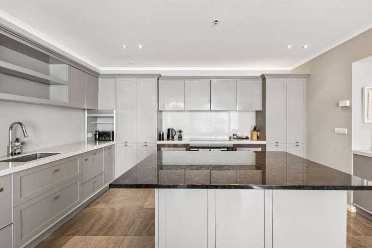 2703/8 Albert Street City Centre_12