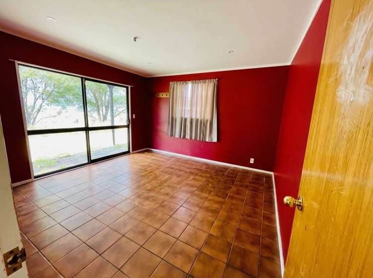 3 Hastings Grove Wainuiomata_16