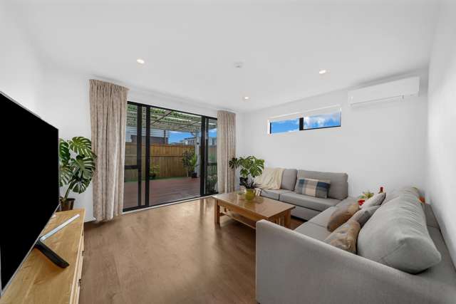 6 Manahau Lane Flat Bush_1