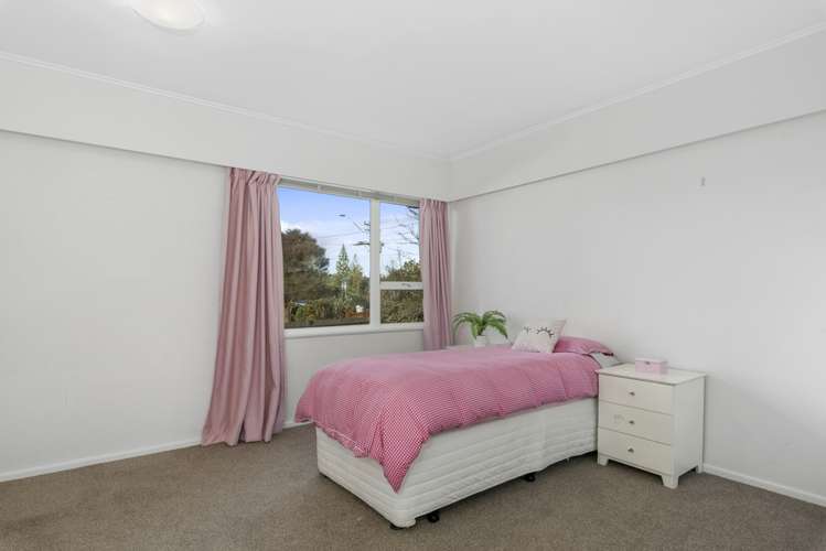 8 Eskdale Road Birkdale_12