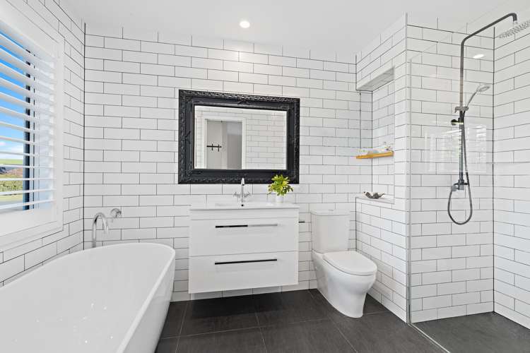 32 Awanui Crescent Matakana_11