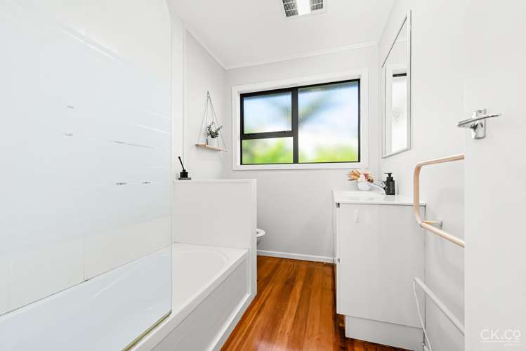 24 Titiro Moana Road Korokoro_12