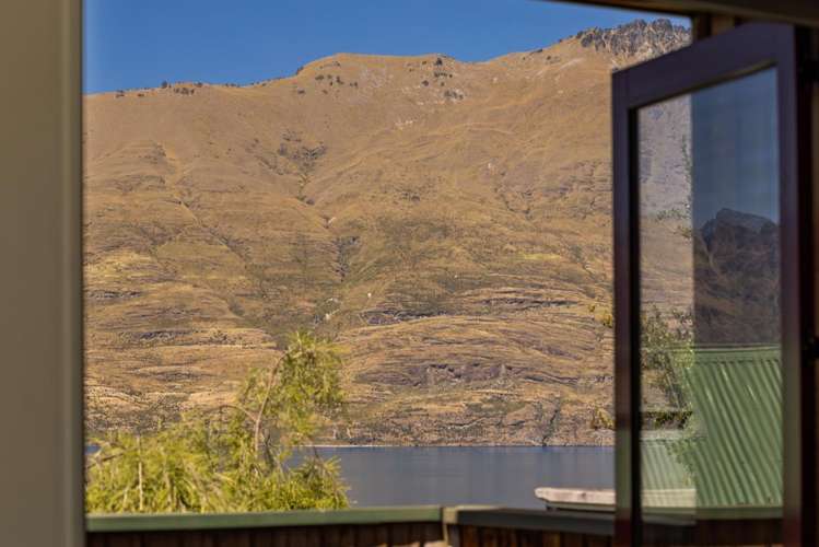 22B Evergreen Place Sunshine Bay_1