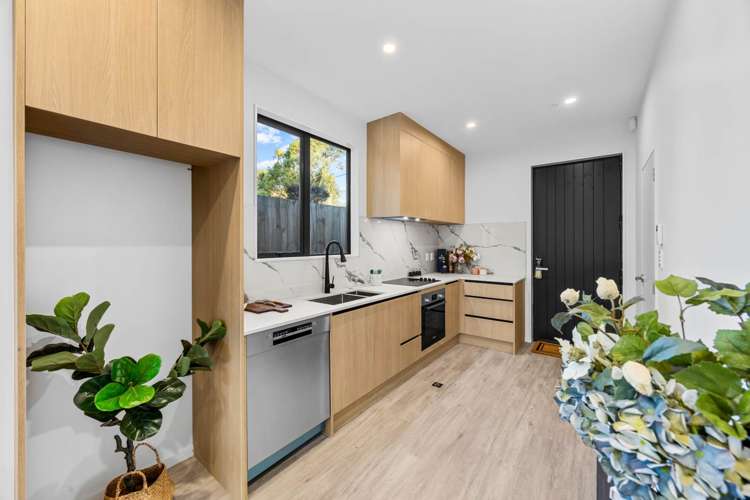 113 Te Atatu Road Te Atatu South_9