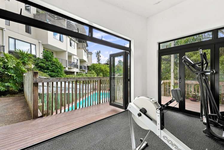 202A/525 East Coast Road Browns Bay_21