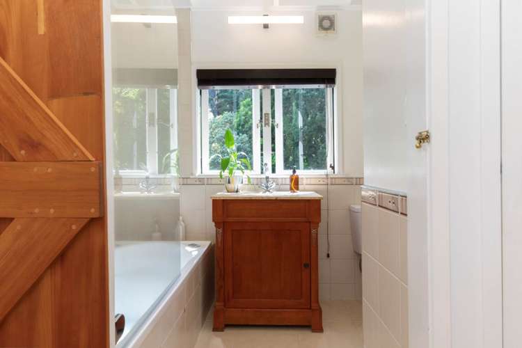 23 Kauri Point Road Laingholm_12