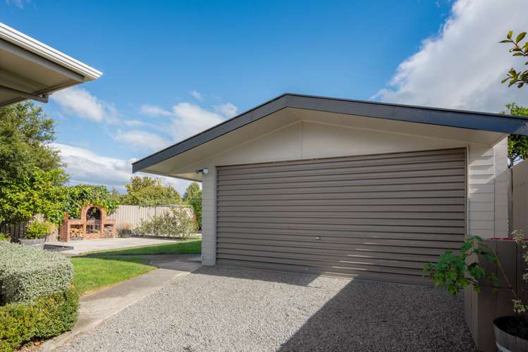 4 Edinburgh Crescent Redwoodtown_16