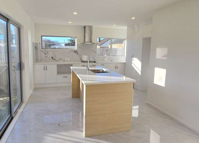 8a Taurima Avenue Point England_3