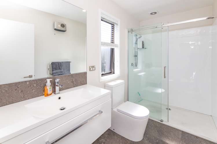 4 Robert Duncan Road Belfast_9