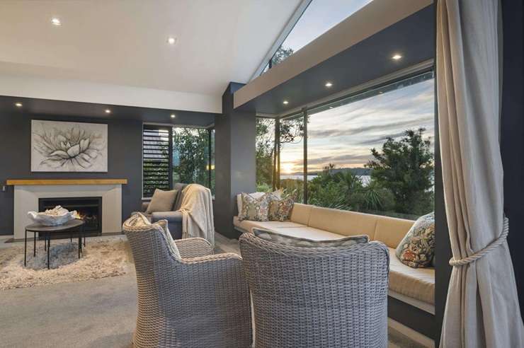 A large waterfront home on Rainbow Drive, in Rainbow Point, sold at a competitive auction for $4.15m. Photo / Supplied