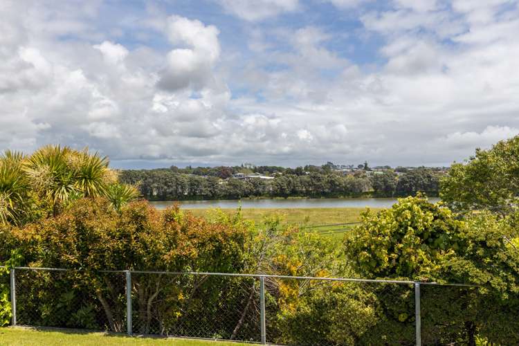 30 Leslie Street Waitara_1