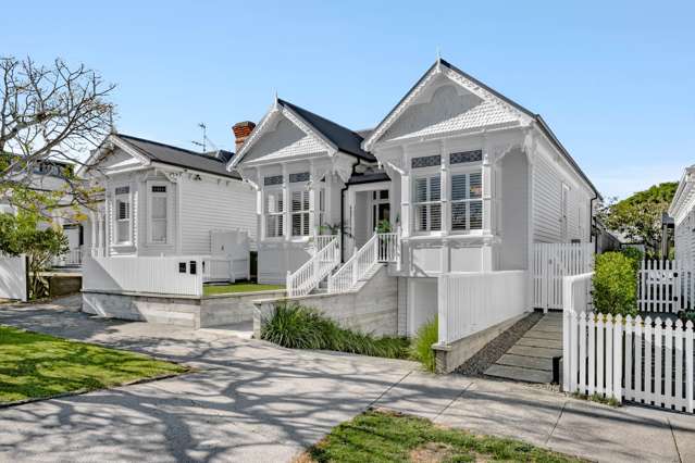 Architectural Mastery: Double Bay Icon Reimagined