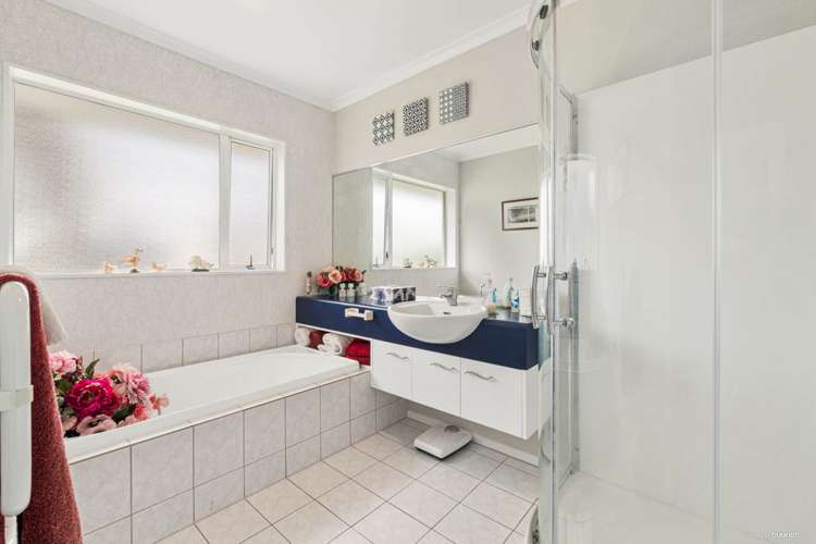 18 Gillett Place Botany Downs_12