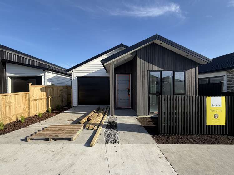 390 Te Taruna Drive_0