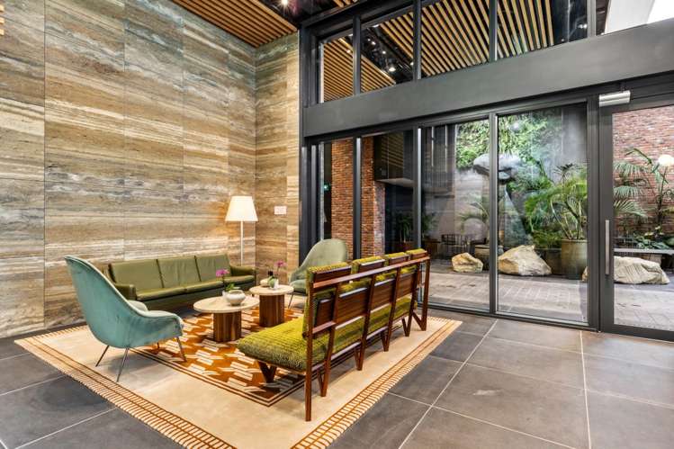 3305/10 Commerce Street City Centre_13