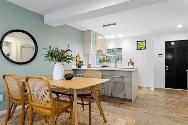 4/56 Hewitts Road Merivale_6