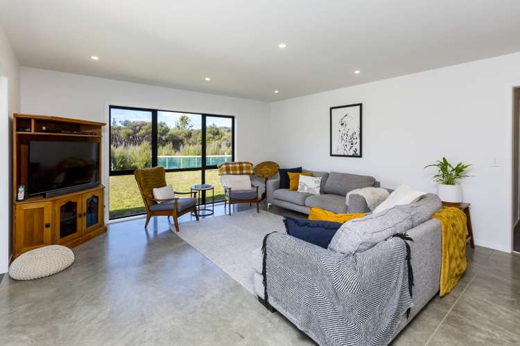 285 Fairview Drive Akatarawa_14