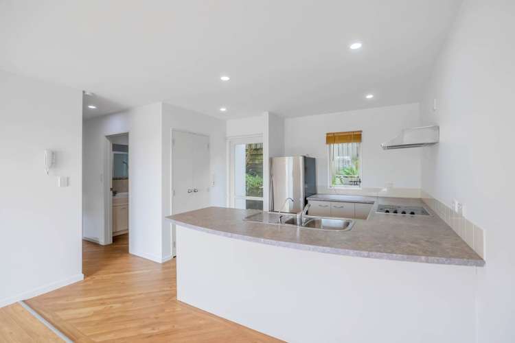 2/48a Exmouth Road Northcote_11