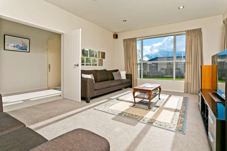 37 Northbrook Close Greenhithe_4