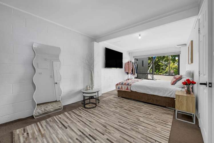 317 & 317A West Road Brookby_31