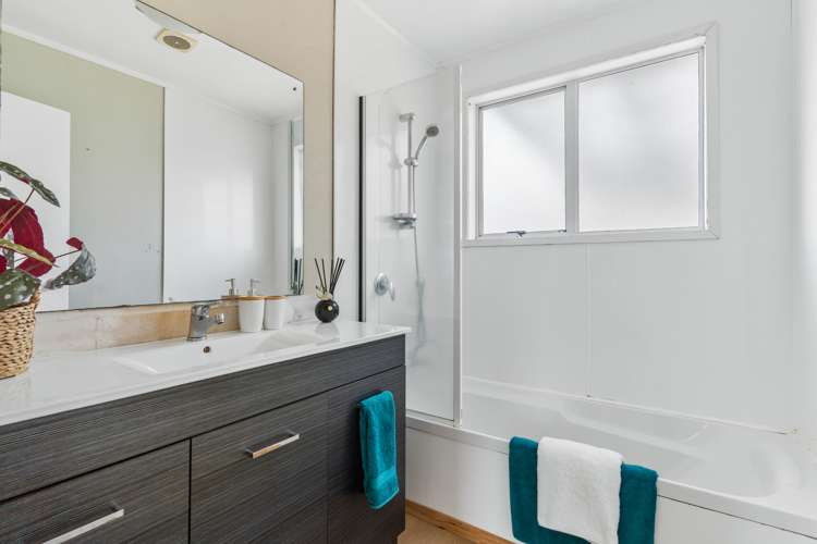 9 Arodella Crescent Ranui_17