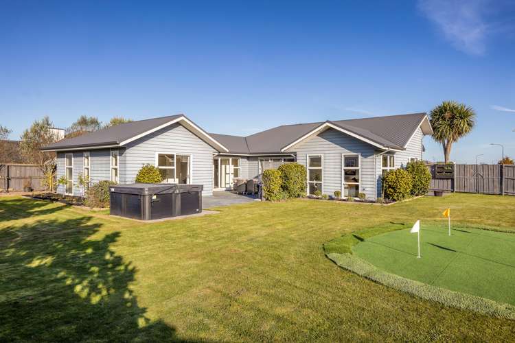 7 Barnsley Crescent West Melton_22