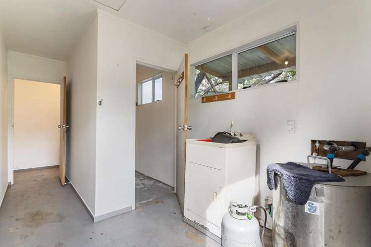 64 Howard Road Orere Point_7