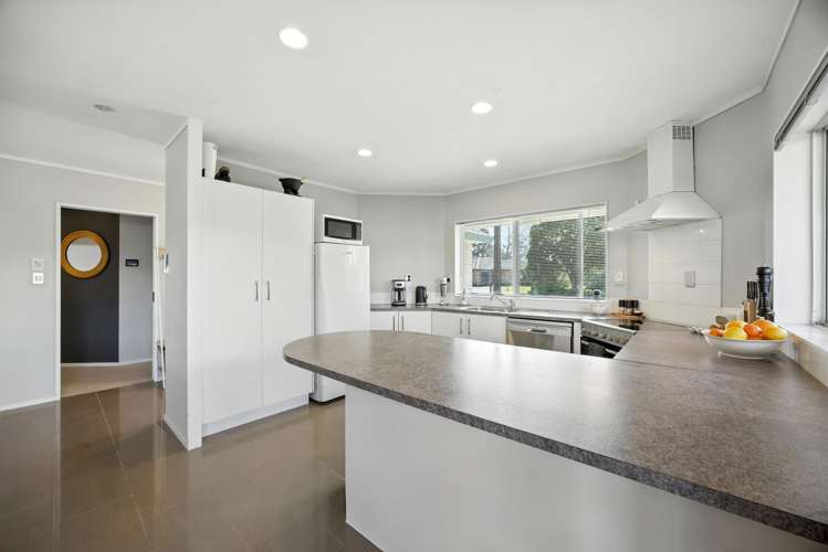 10 Davington Way Pakuranga Heights_6