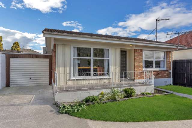 Charming 2-Bedroom Home in Papakura