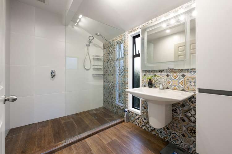 8 Almond Grove Greenhithe_13