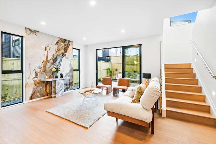 2/90 Picasso Drive West Harbour_10