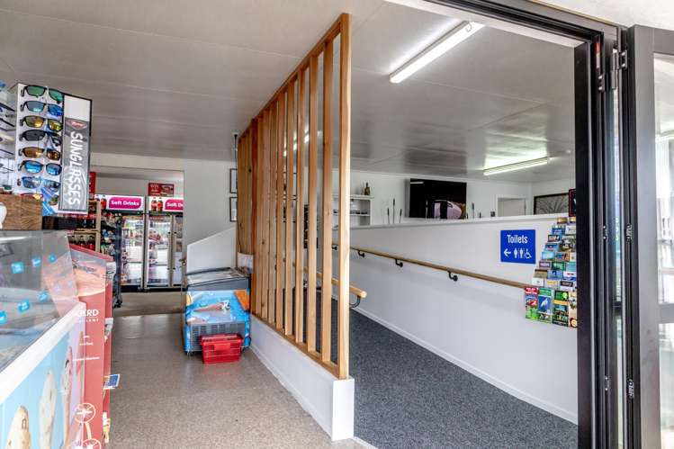 33 Main Road Harihari_34