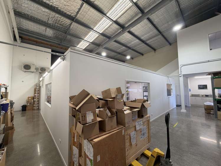 2/4 Clemow Drive Mt Wellington_5