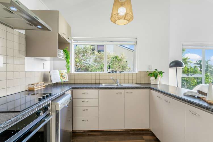 2/6 Oruamo Place Beach Haven_5