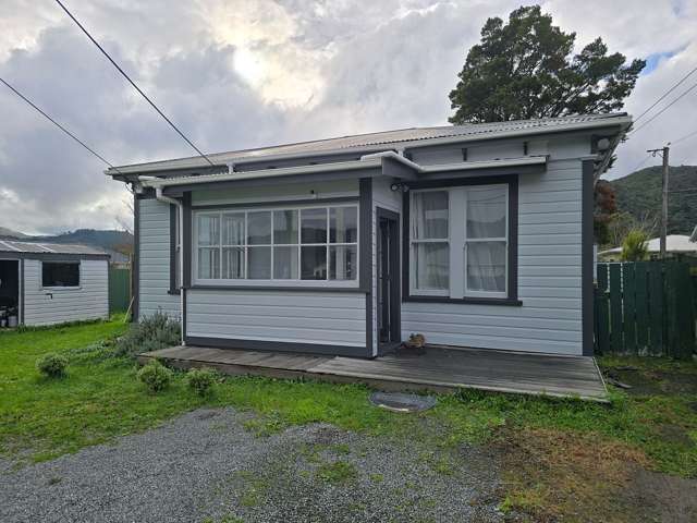 Charming 3BR House with Modern Comforts