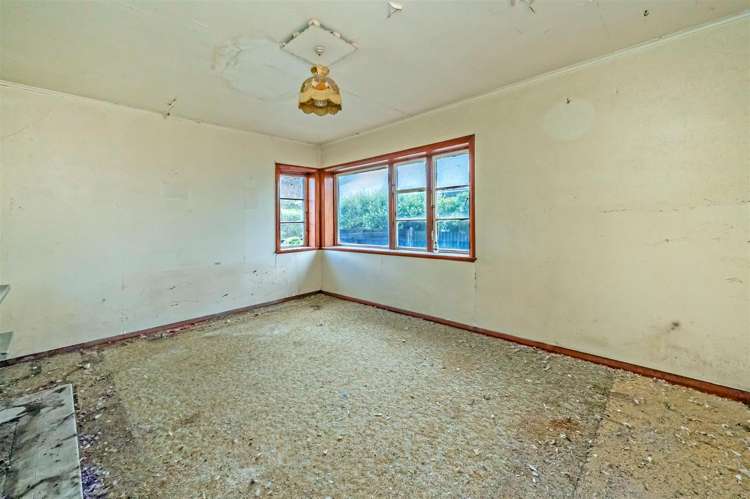 53 Main Road Redcliffs_10