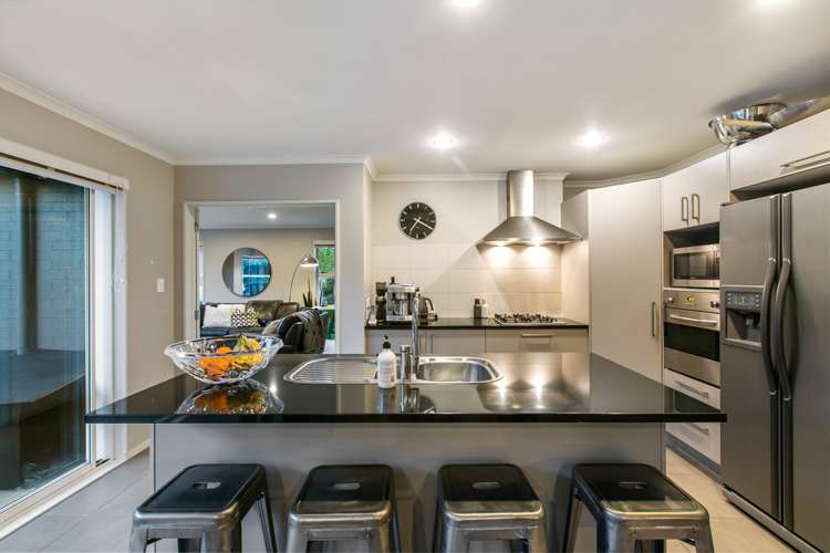 14 Chateau Rise Flat Bush_3