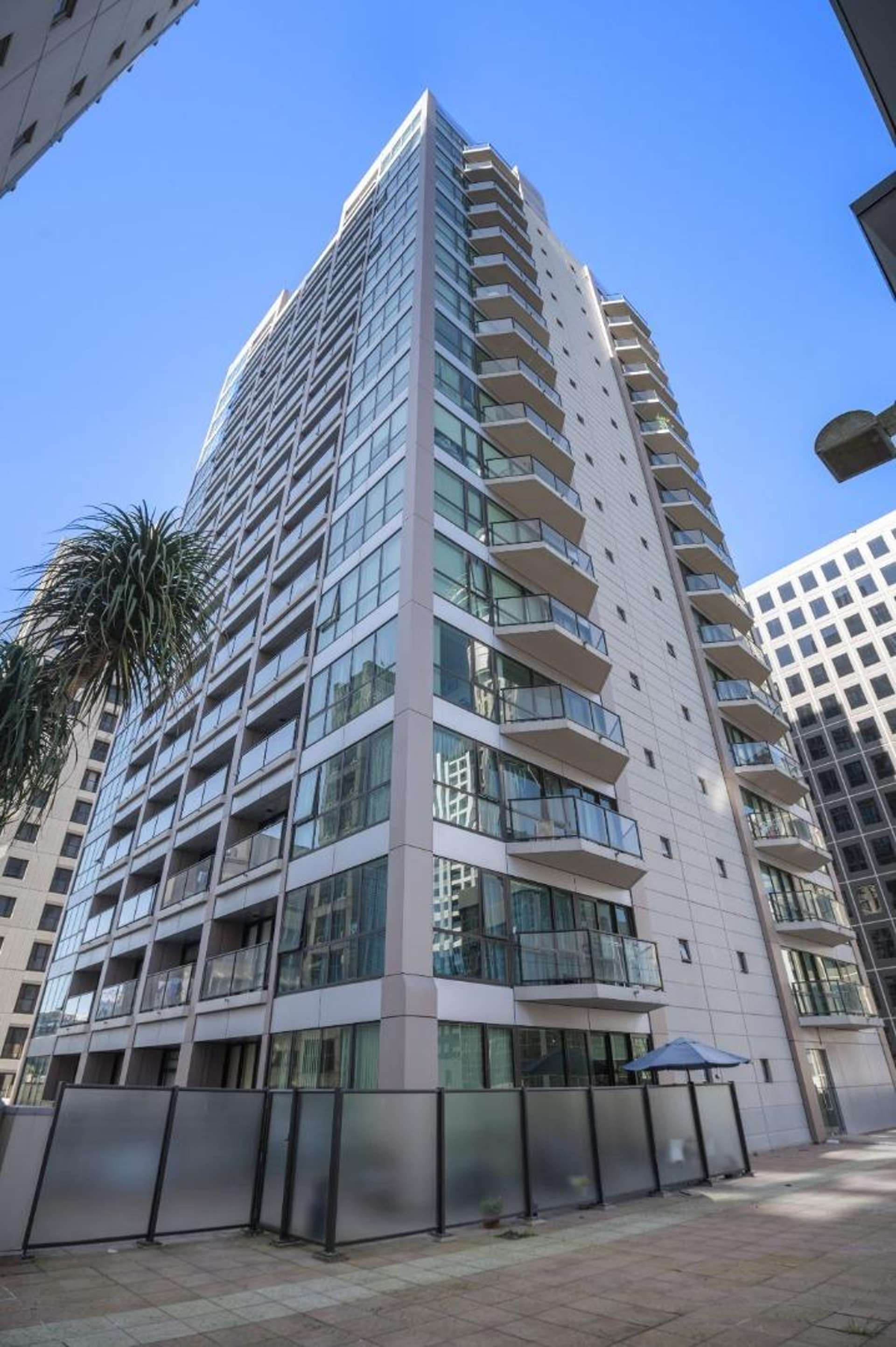 8L/76 Albert Street 10015_0