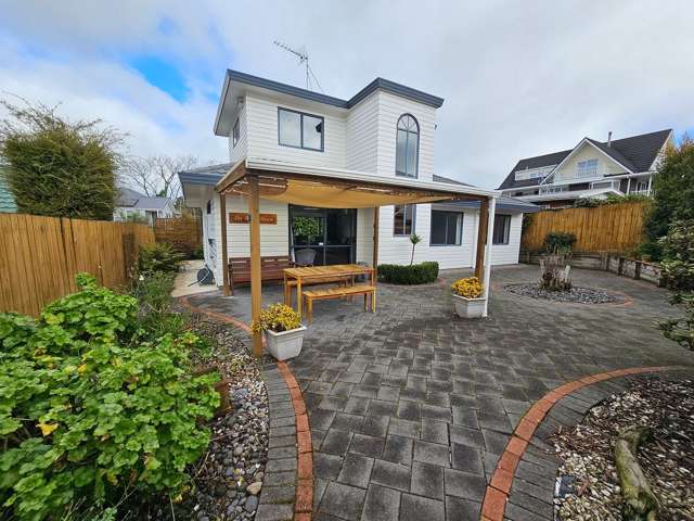 FURNISHED - Charming 3BR Home in Claudelands!