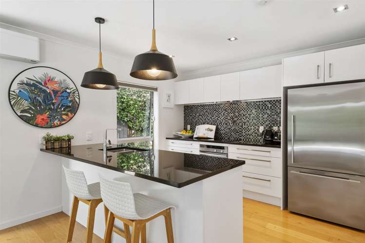 7a Varlene Terrace Forrest Hill_6