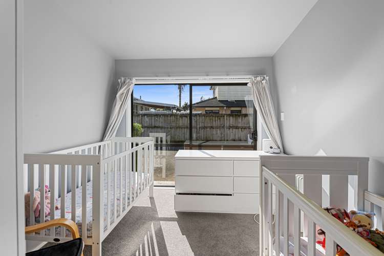 2/18 George Street Papakura_14
